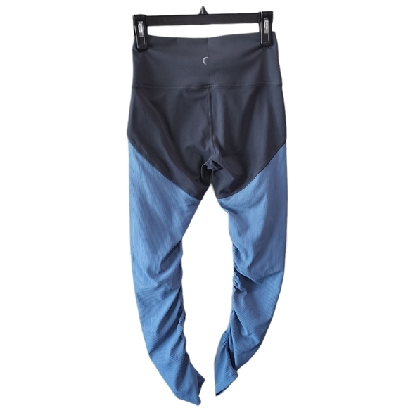 Zyia Active Colorblock Baby Blue Gray Leggings - Picture 2 of 4